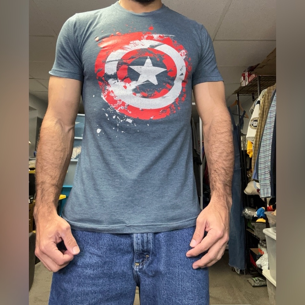 Captain America Comics Graphic T-shirt S Shield Logo Distressed Marvel